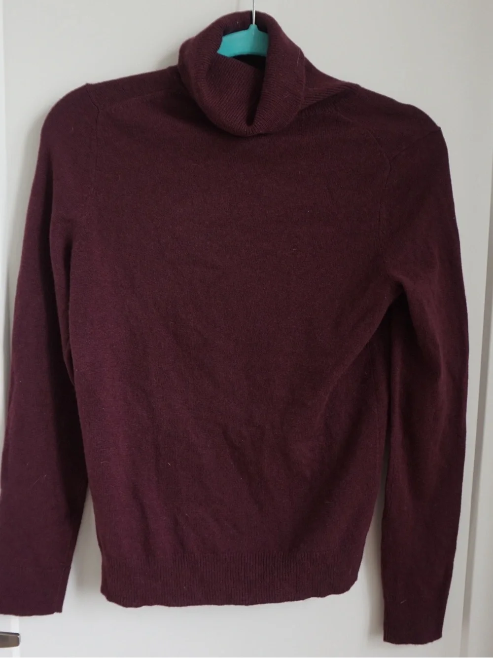 Theory Women's Burgundy Turtleneck Sweater